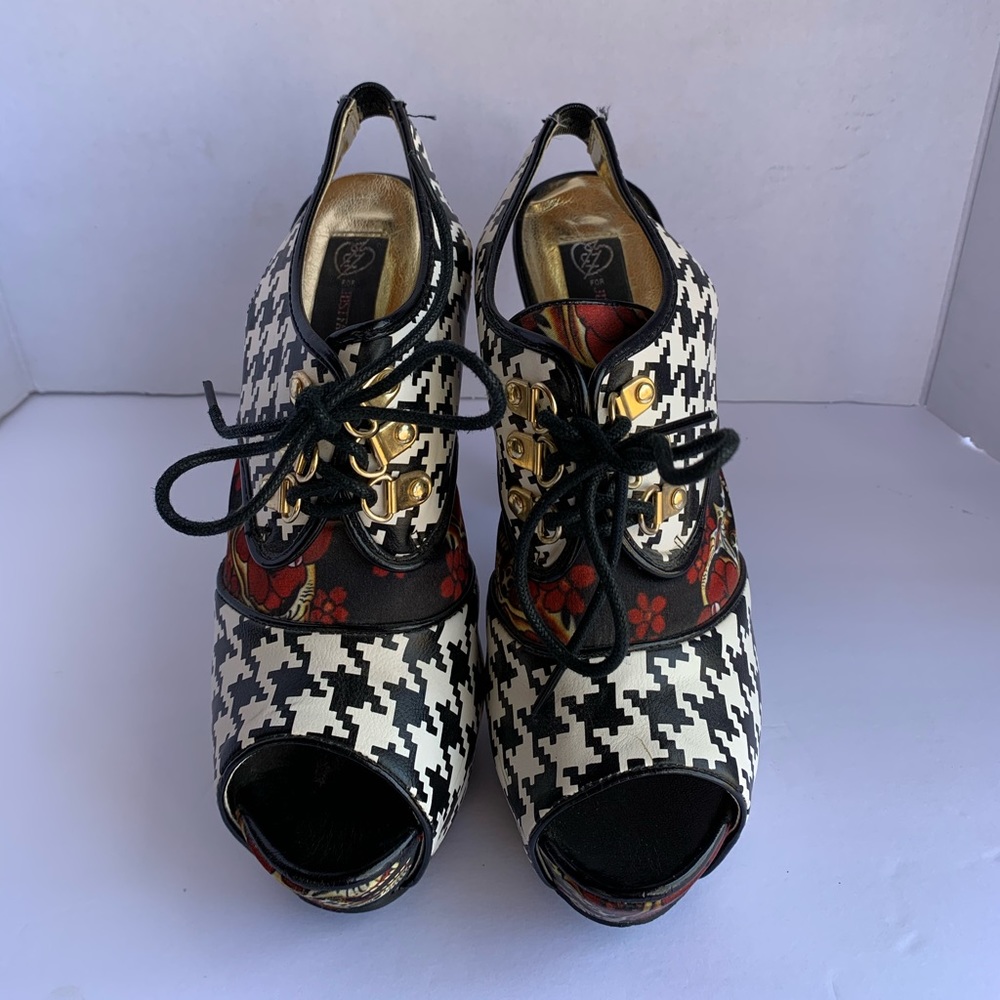 Rocker platform high heels.